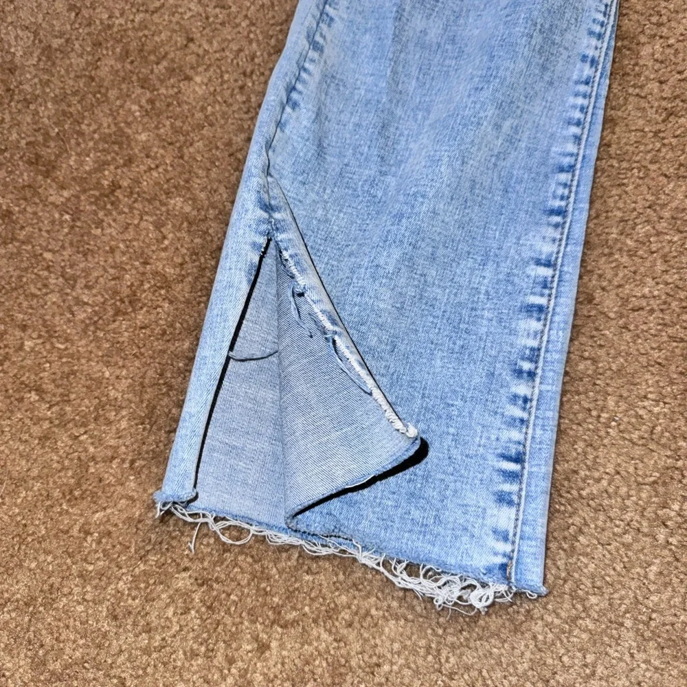 American Eagle Outfitters Light Wash Cropped Jeans - Picture 4 of 10